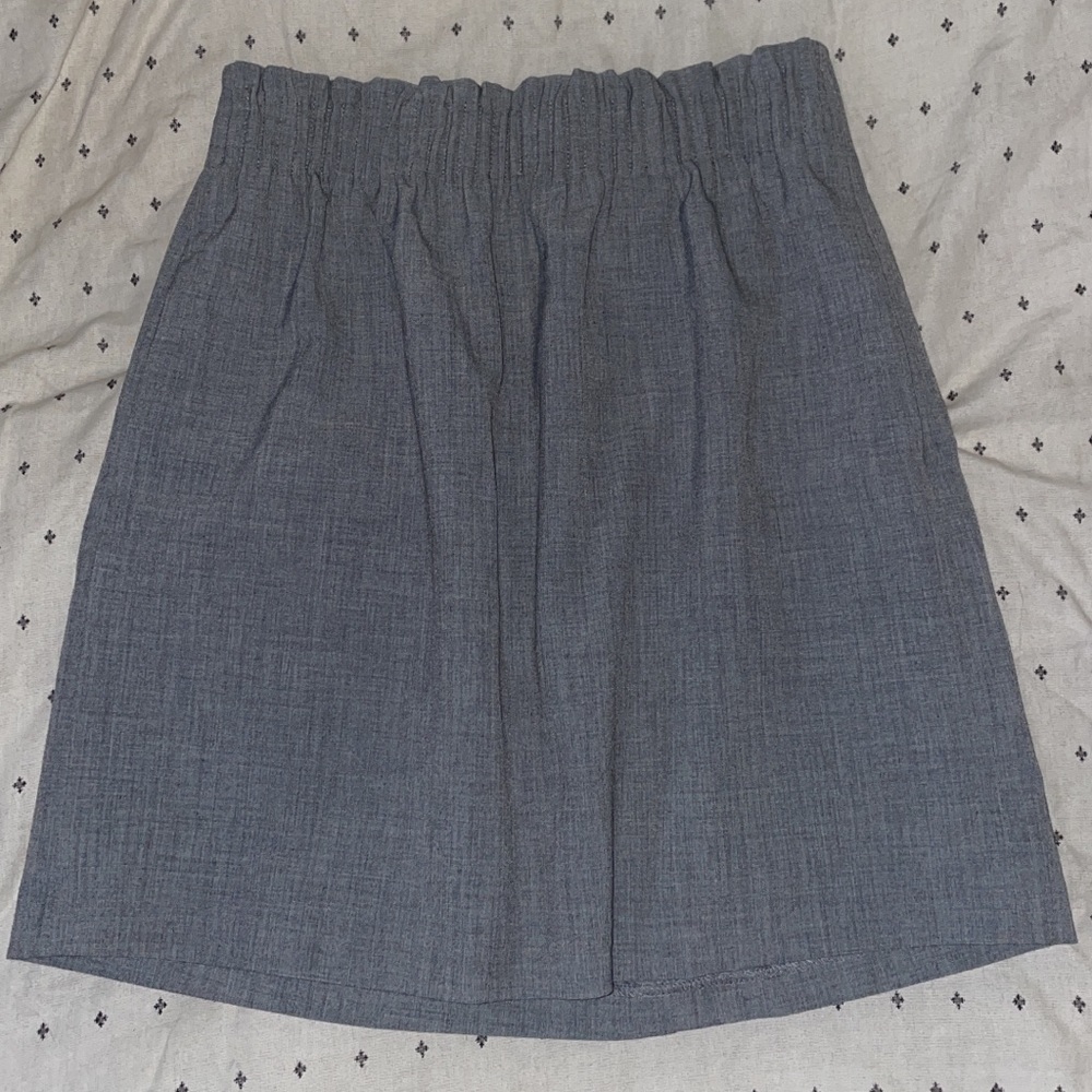 $8 JCrew cinched waist skirt. Size: xs